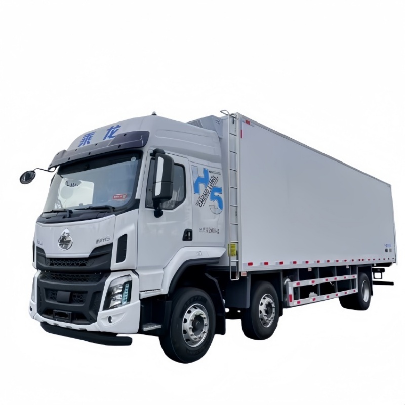 New Liuqi Motor manual diesel 6x2 refrigerated truck with a 9.4-meter refrigerated box, used for transporting ice cream and pharmaceuticals