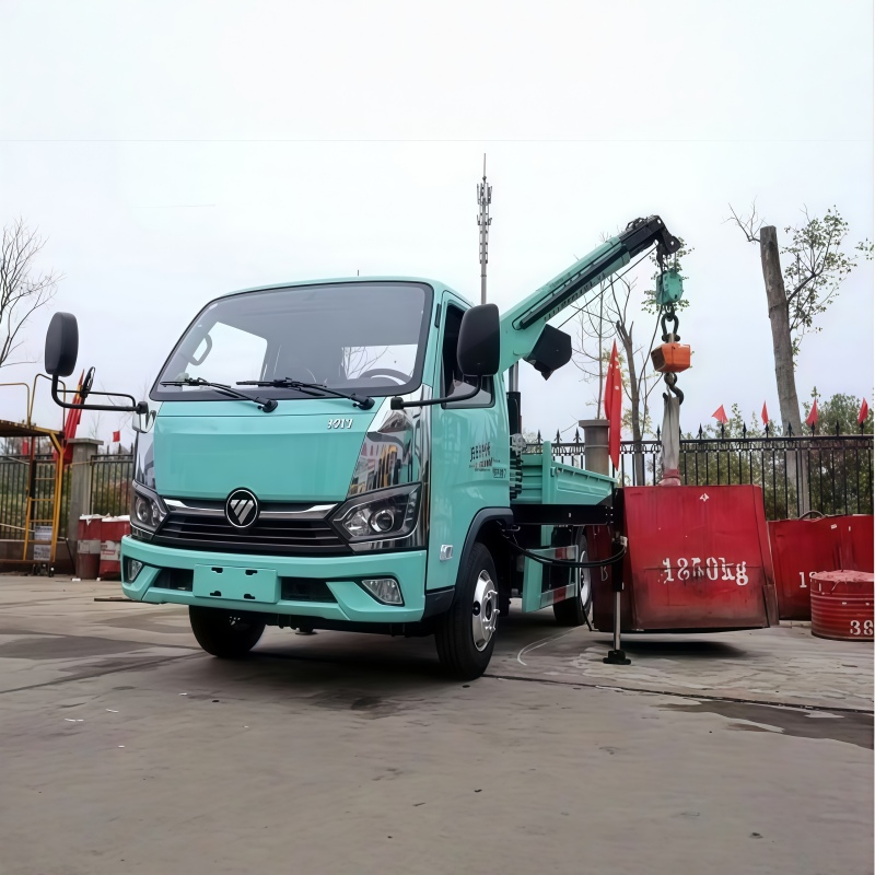 Camión grúa comercial ligero Foton con grúa de pluma rígida XCMG de 2 toneladas.