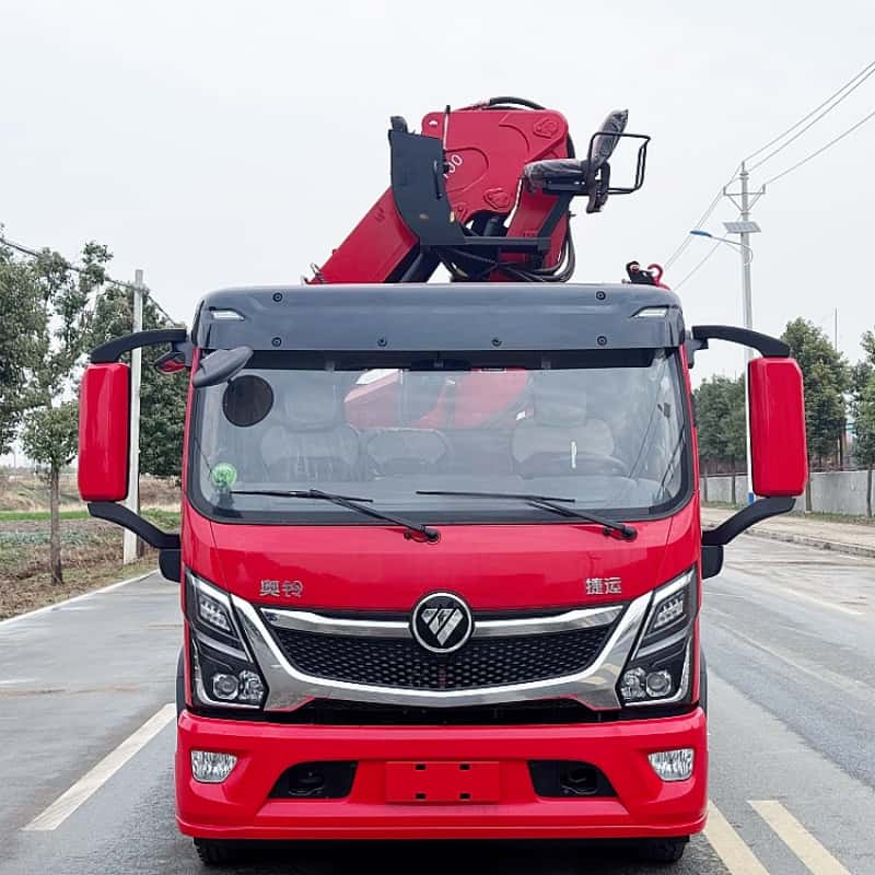 Camión grúa Foton de servicio mediano con grúa de pluma rígida XCMG de 5 toneladas.