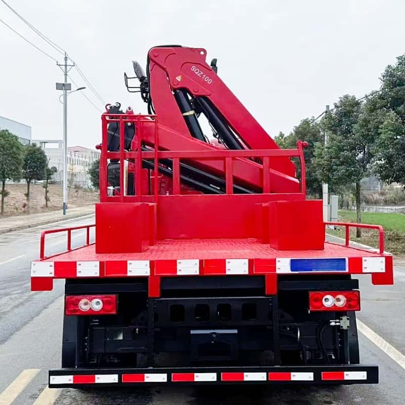 Camión grúa Foton de servicio mediano con grúa de pluma rígida XCMG de 5 toneladas.