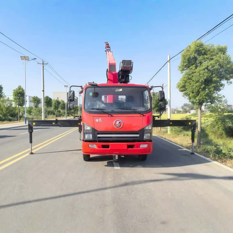 Shacman XCMG 7 ton truck-mounted crane