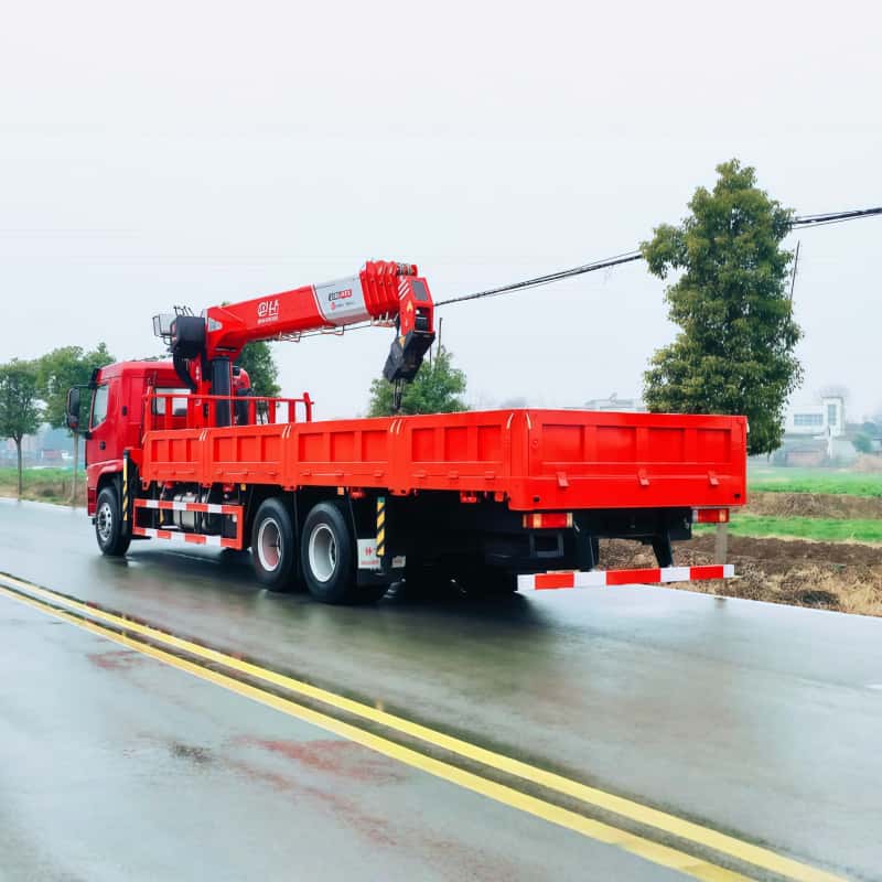 Grúa multifuncional montada sobre camión Shacman XCMG de 12 toneladas