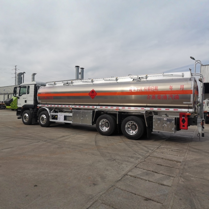 Camión cisterna Sinotruk de 26000 litros de aleación de aluminio para aceite.