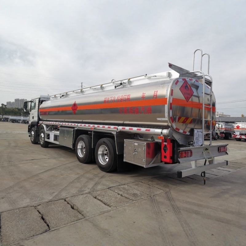 Camión cisterna Sinotruk de 26000 litros de aleación de aluminio para aceite.
