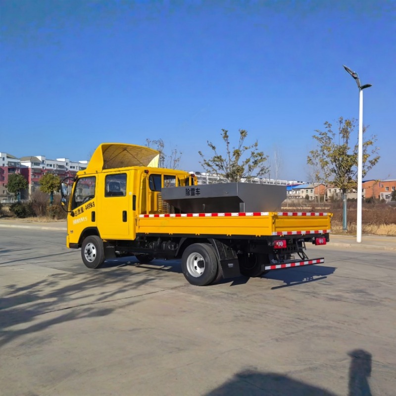 Foton Shiling Linghang M5 Double Cab Snow Melting Truck