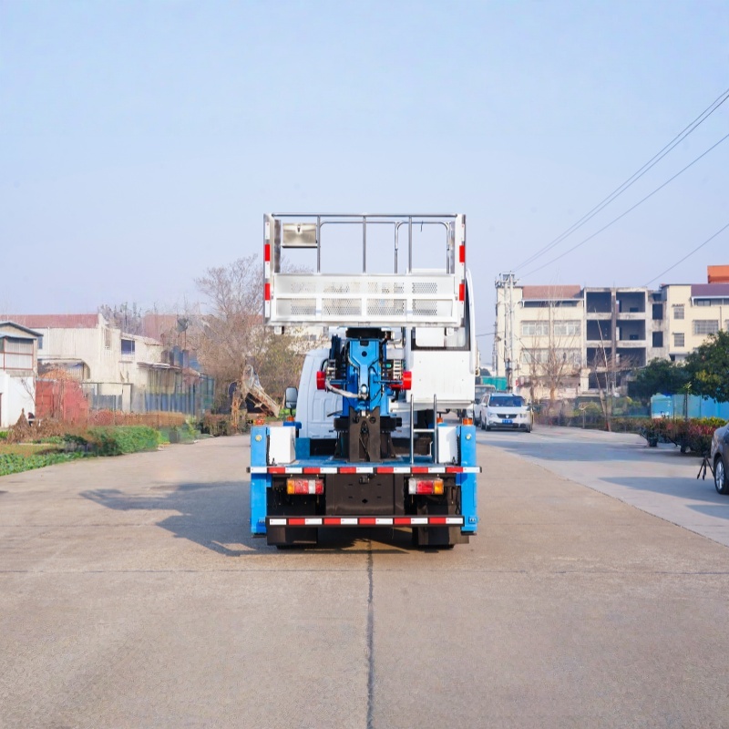 Camión de trabajo aéreo Isuzu 4x2 de doble fila