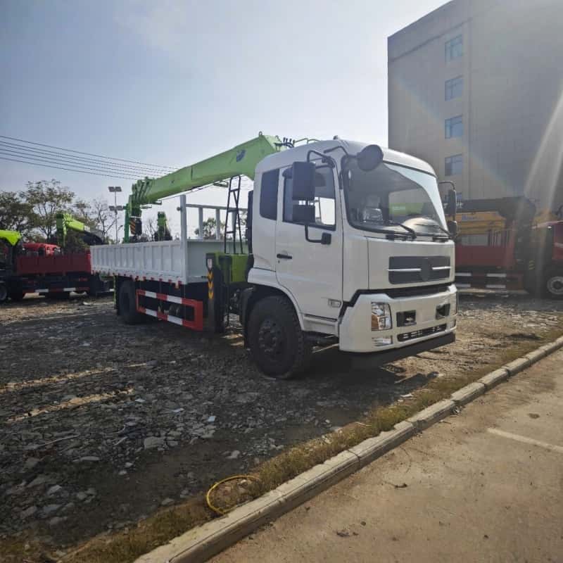 Dongfeng 10-Ton 5-Section Boom Truck Crane