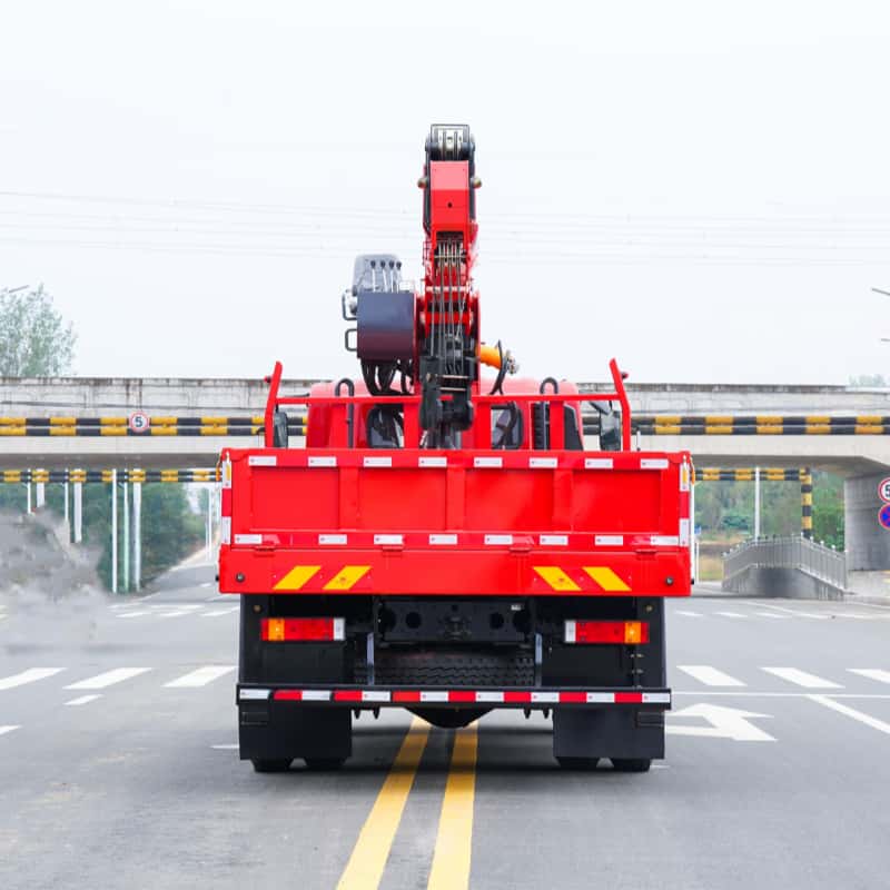 Dongfeng 8-ton straight boom truck-mounted crane