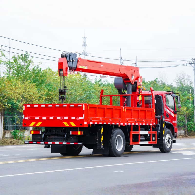 Dongfeng 8-ton straight boom truck-mounted crane