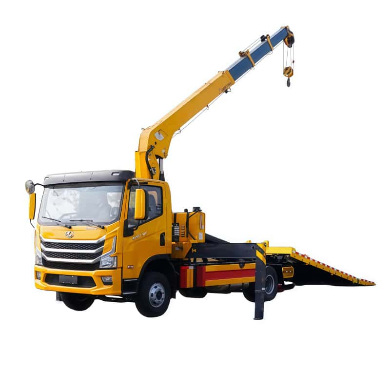 SAIC 6.3-ton truck-mounted crane with wrecker body, 5-ton XCMG crane