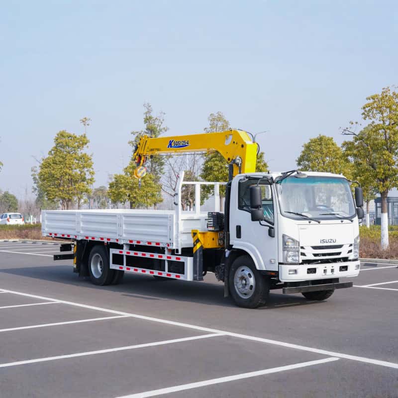 Isuzu truck-mounted crane, 5-ton, 4-section straight boom crane truck-mounted crane