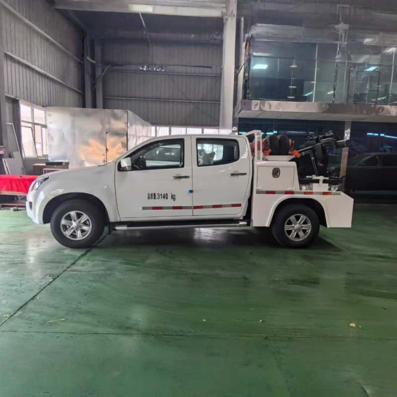 Isuzu 2.5T Diesel Wrecker Pickup for Underground Garages