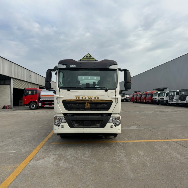 Sinotruk Howo  4×2 Single Axle Aluminum Alloy Tank Truck