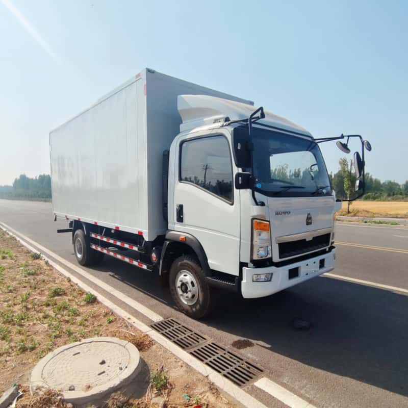Sinotruk Howo 4X2 Box Truck with Left Side Door