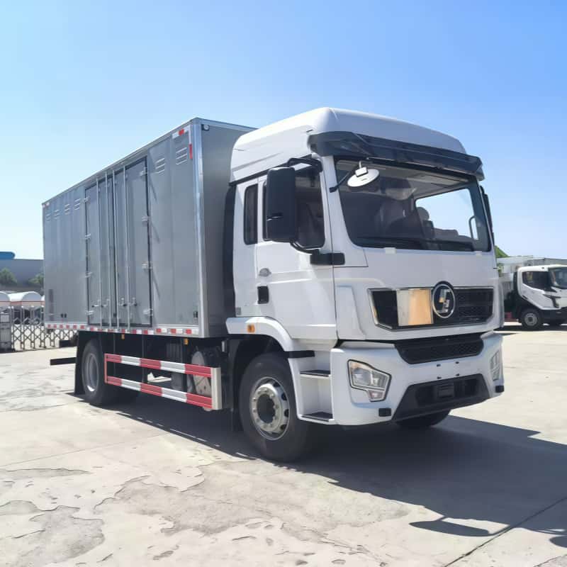 Shacman 10-ton class box truck for transporting blasting equipment