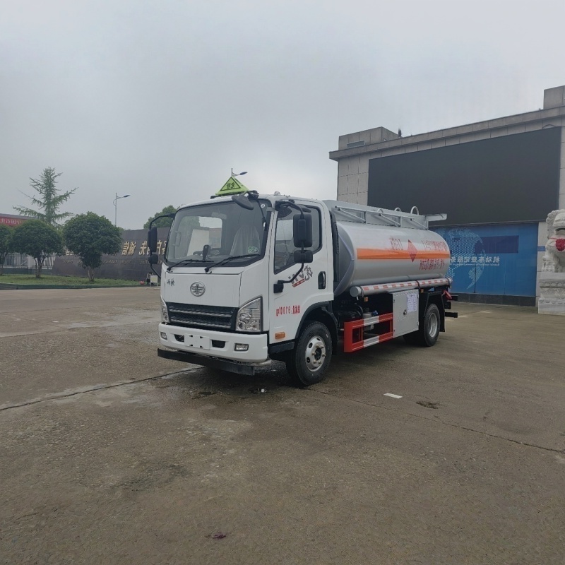 FAW 7600L oil tank truck