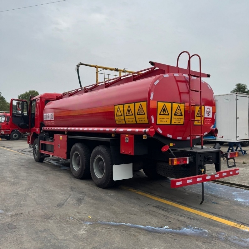 Shacman  (6×4) 20000L Oil Tank Truck