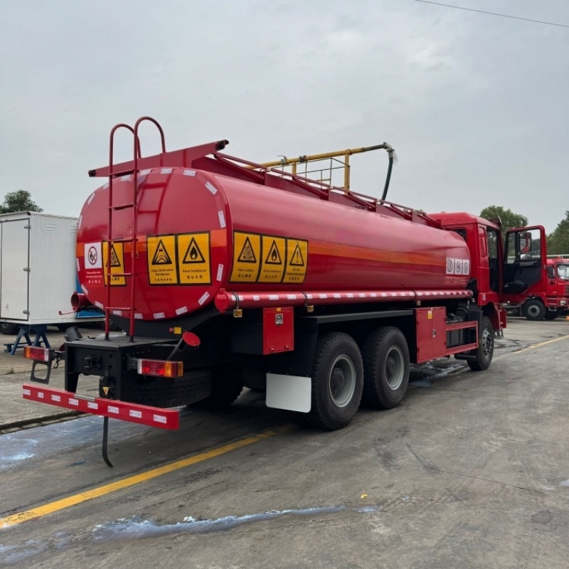 Shacman  (6×4) 20000L Oil Tank Truck