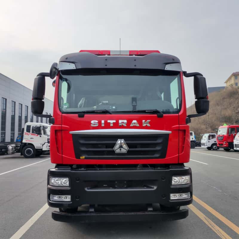 SITRAK 8-ton water tank foam fire truck