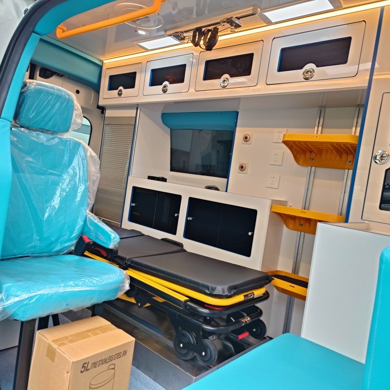 SAIC MAXUS New Journey V70 Monitoring Ambulance