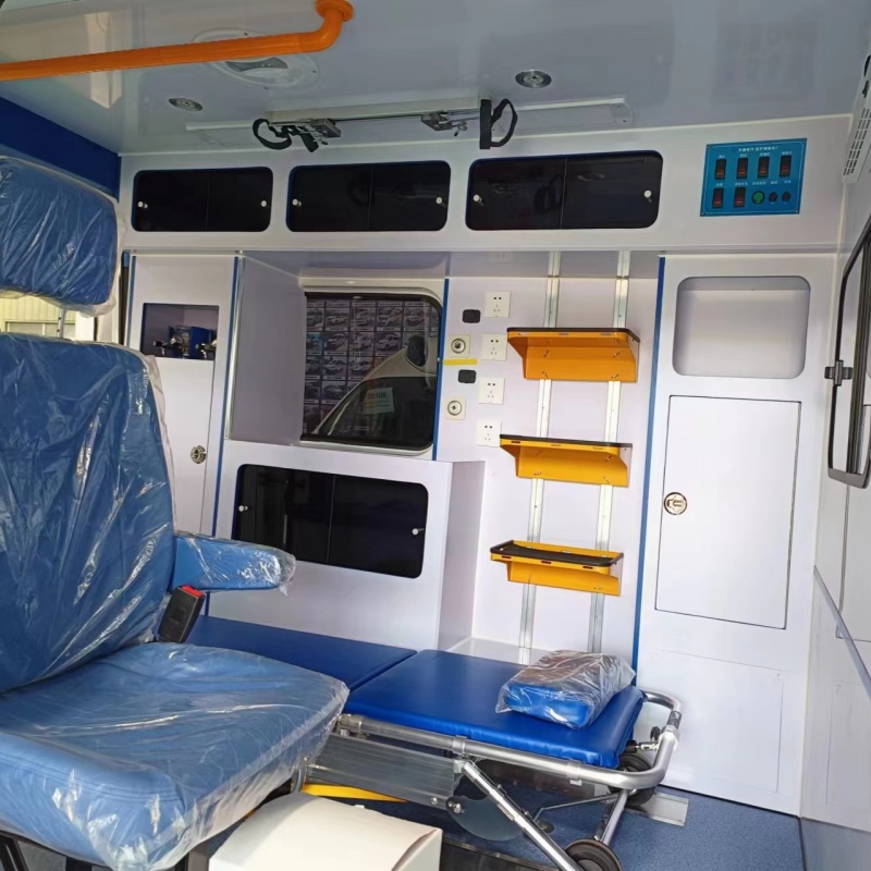 Dongfeng Medium Roof Ambulance