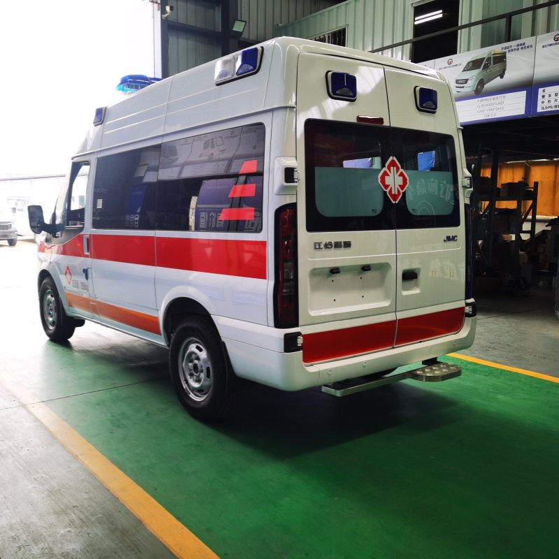 Jiangling Fushun Short Wheelbase Medium-High Roof Ambulance