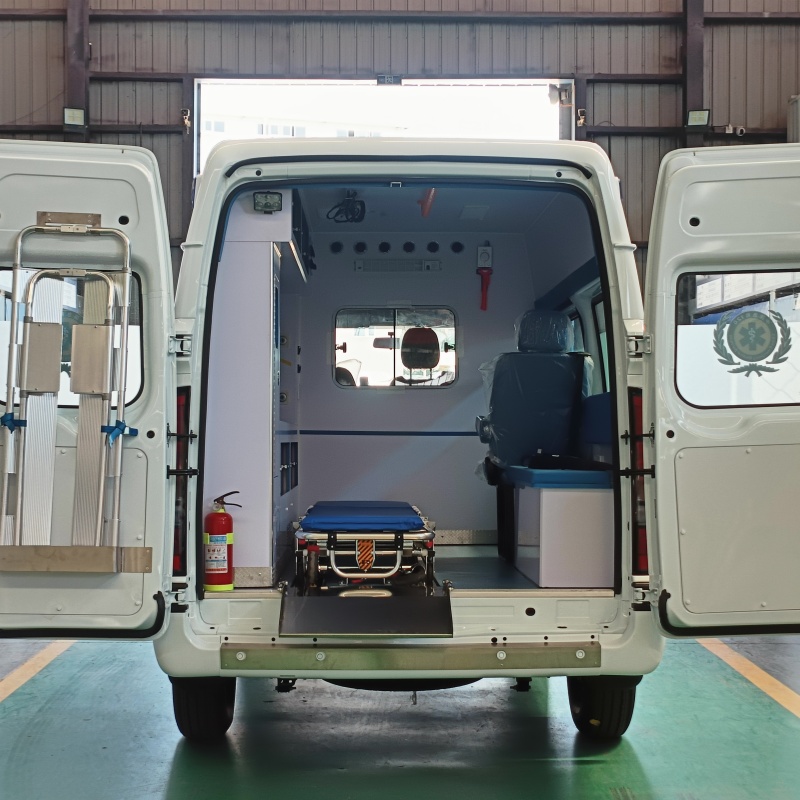 Jiangling Fushun Monitoring Ambulance