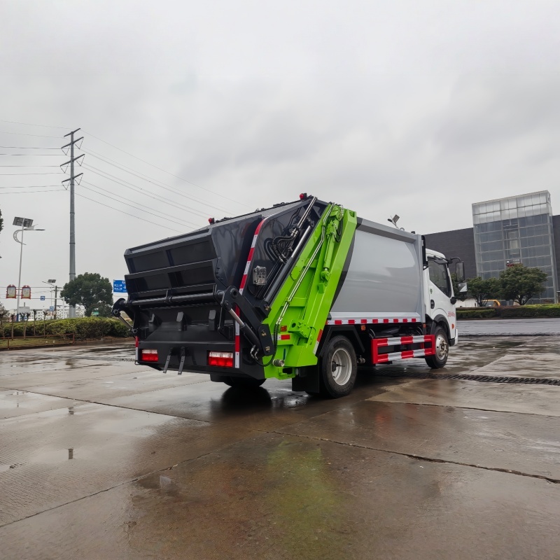 DFL Duolika  6500L blue-plate compressed garbage truck