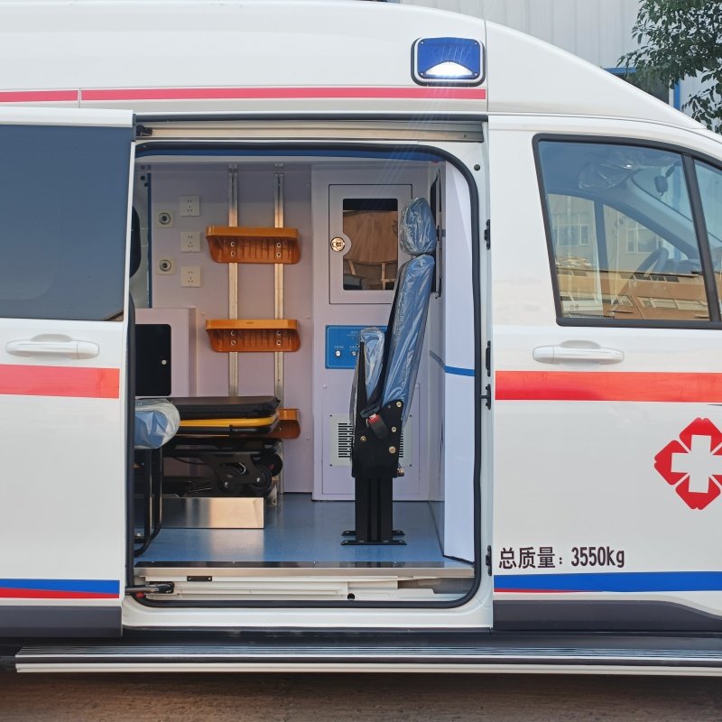 Ambulancia Iveco Juxing con sistema de monitoreo