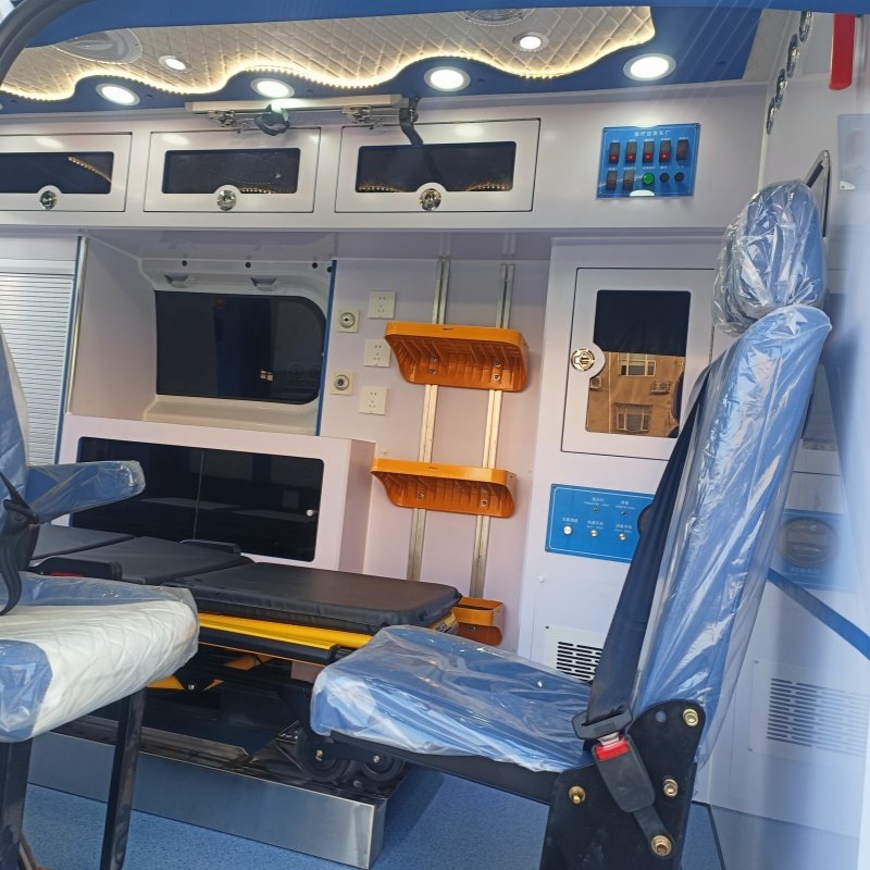 Ambulancia Iveco Juxing con sistema de monitoreo