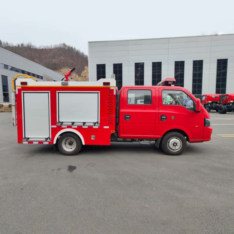 Camión de bomberos con tanque de agua DFL