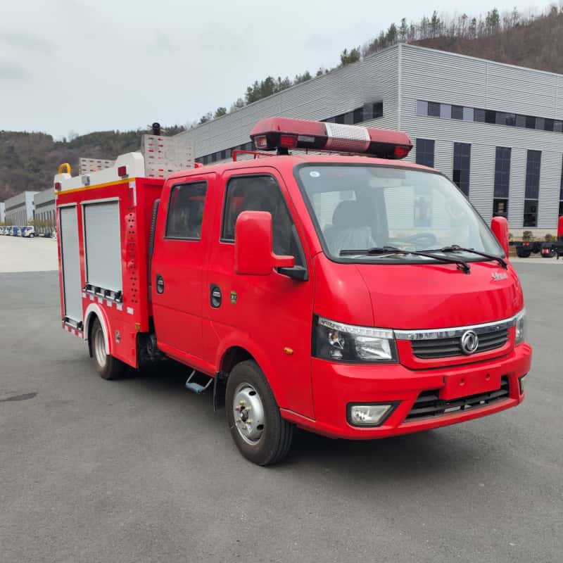 Camión de bomberos con tanque de agua DFL