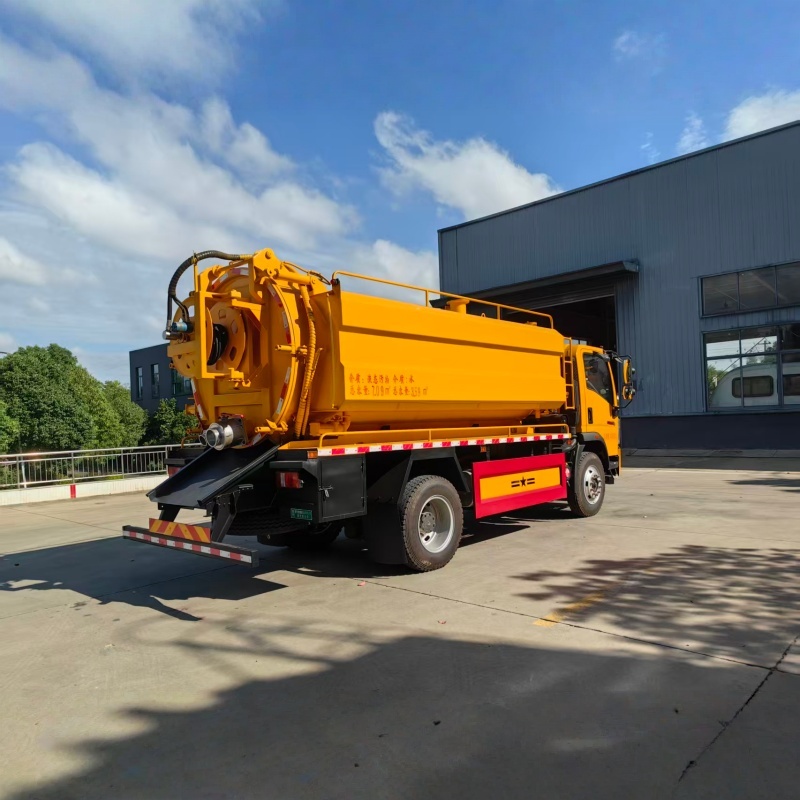 SINOTRUK HOWO 10000L Sewage suction truck cleaning