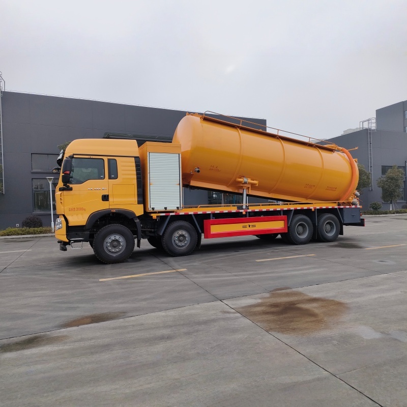 Sinotruk  Howo 8×4  33000L Sewer Jetting & Vacuum Truck