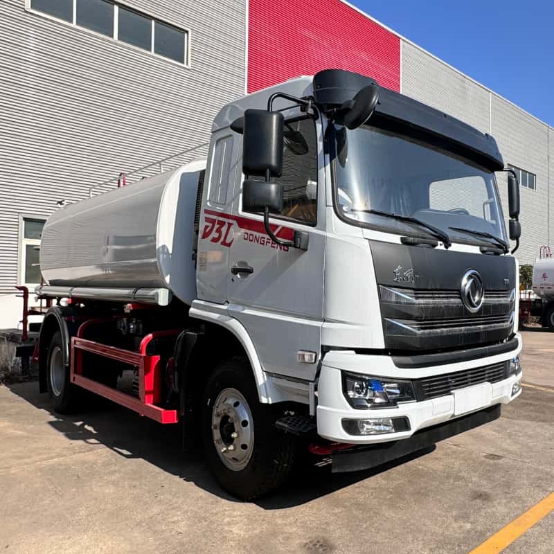 DFL 5000L sprinkler truck