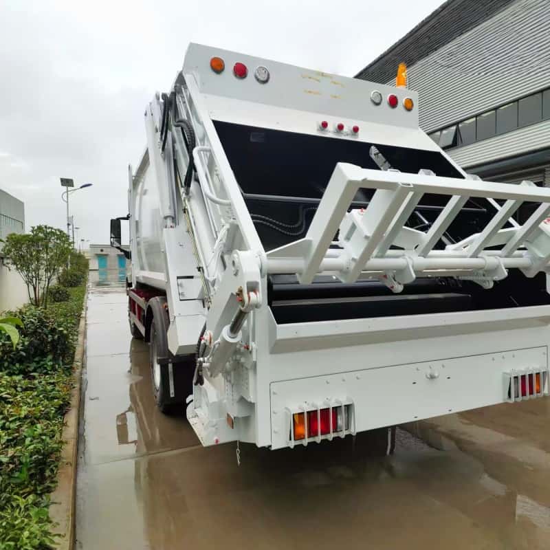 Isuzu 16,000 Liters Compactor Garbage Truck