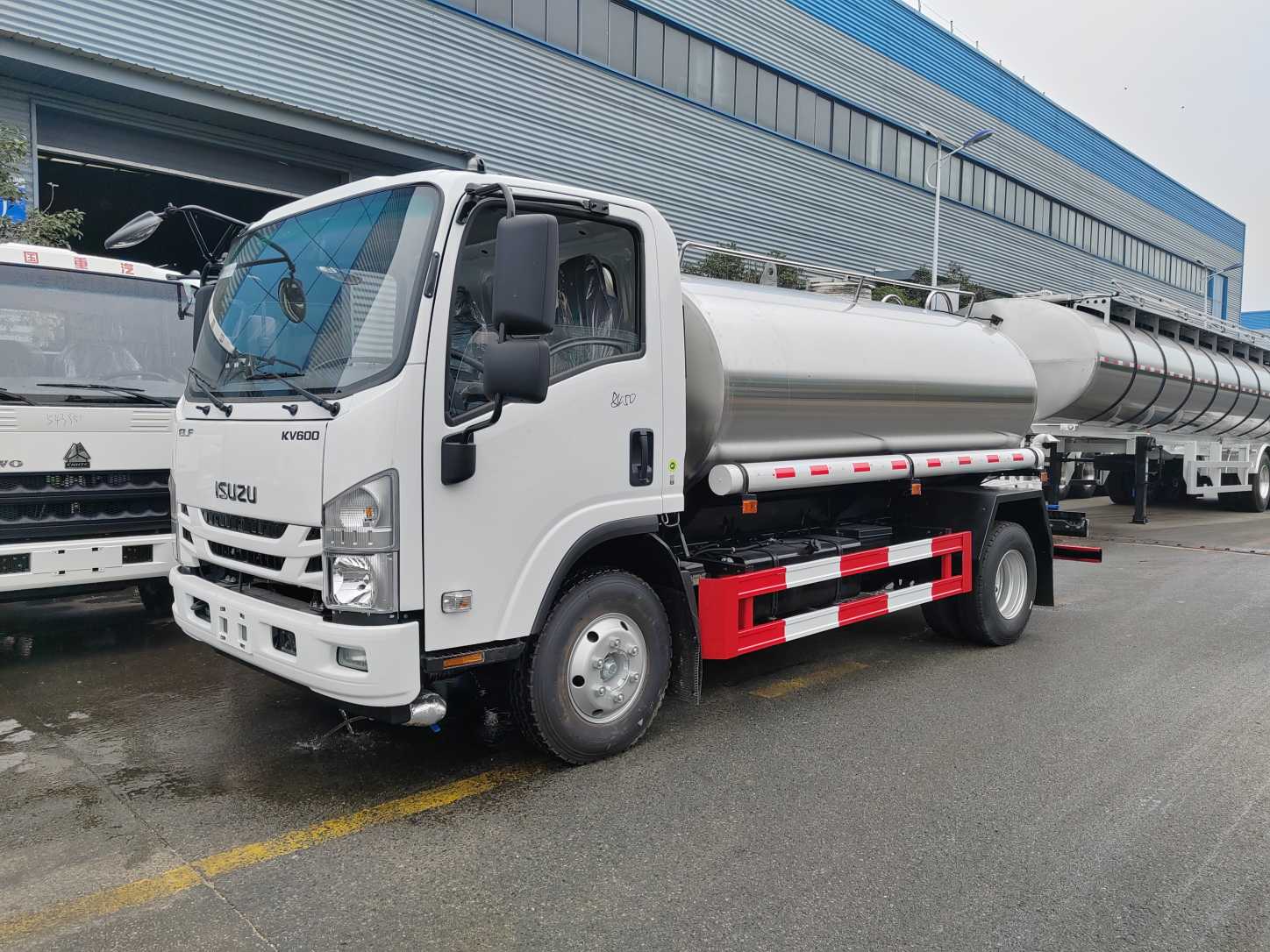 Isuzu Water Bowser Truck