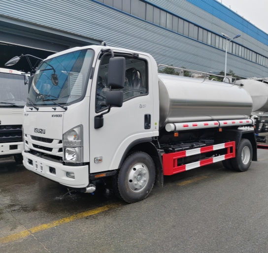 Cómo elegir el camión cisterna Isuzu adecuado para su negocio.