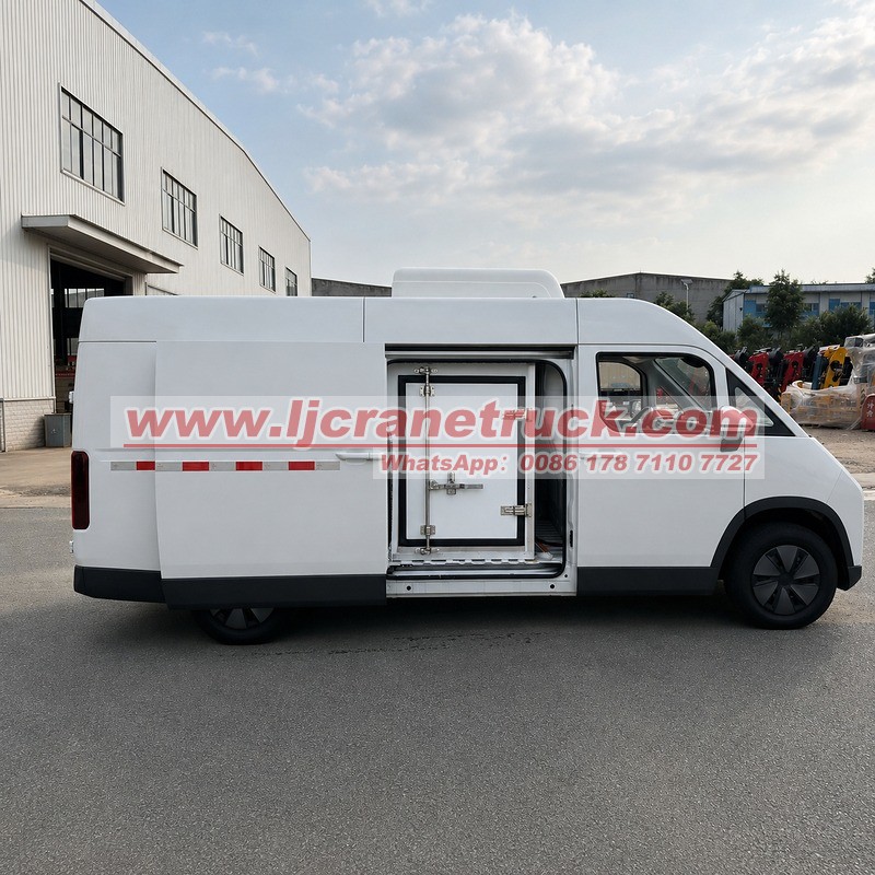 Furgoneta frigorífica eléctrica Foton para entrega en cadena de frío.