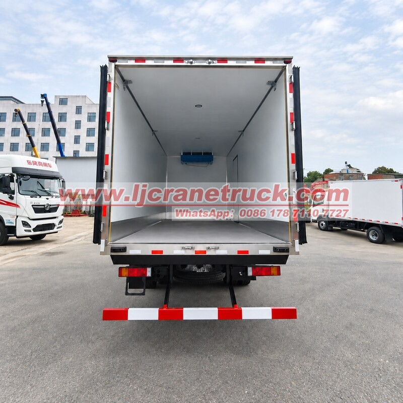 Camión frigorífico DONGFENG Tianjin de 6,8 m